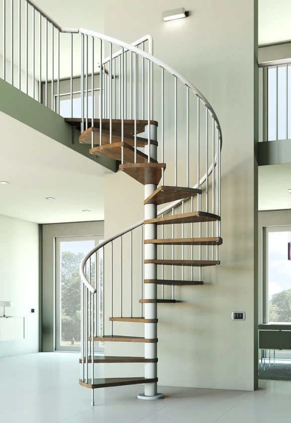 Escalera de caracol interior con peldaños de madera y estructura de acero
