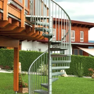 Escalera de caracol galvanizada para exterior, resistente a la intemperie y perfecta para acceso a terrazas o estructuras elevadas